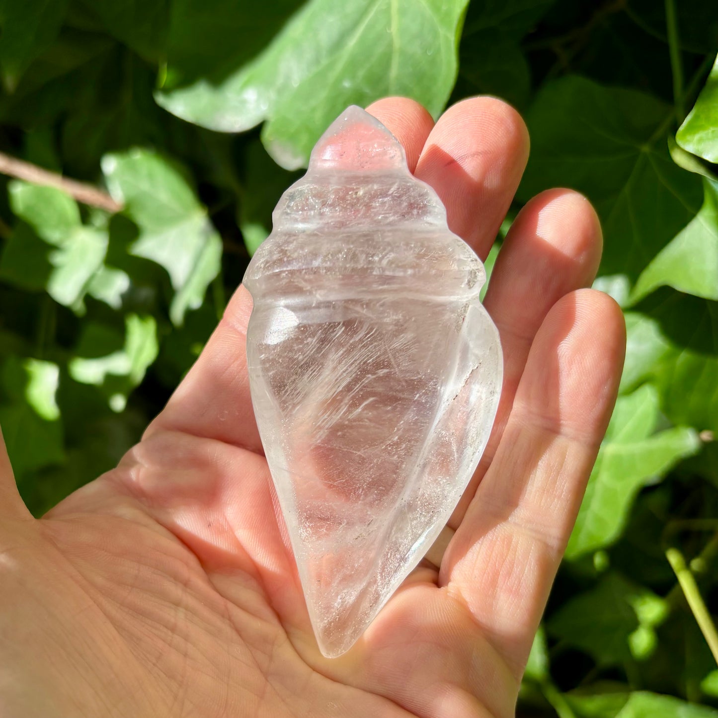 Rituel konkylie | håndskåret Himalaya Bjergkrystal | 10,3 cm Rituel konkylie | håndskåret Himalaya Bjergkrystal | 10,3 cm
