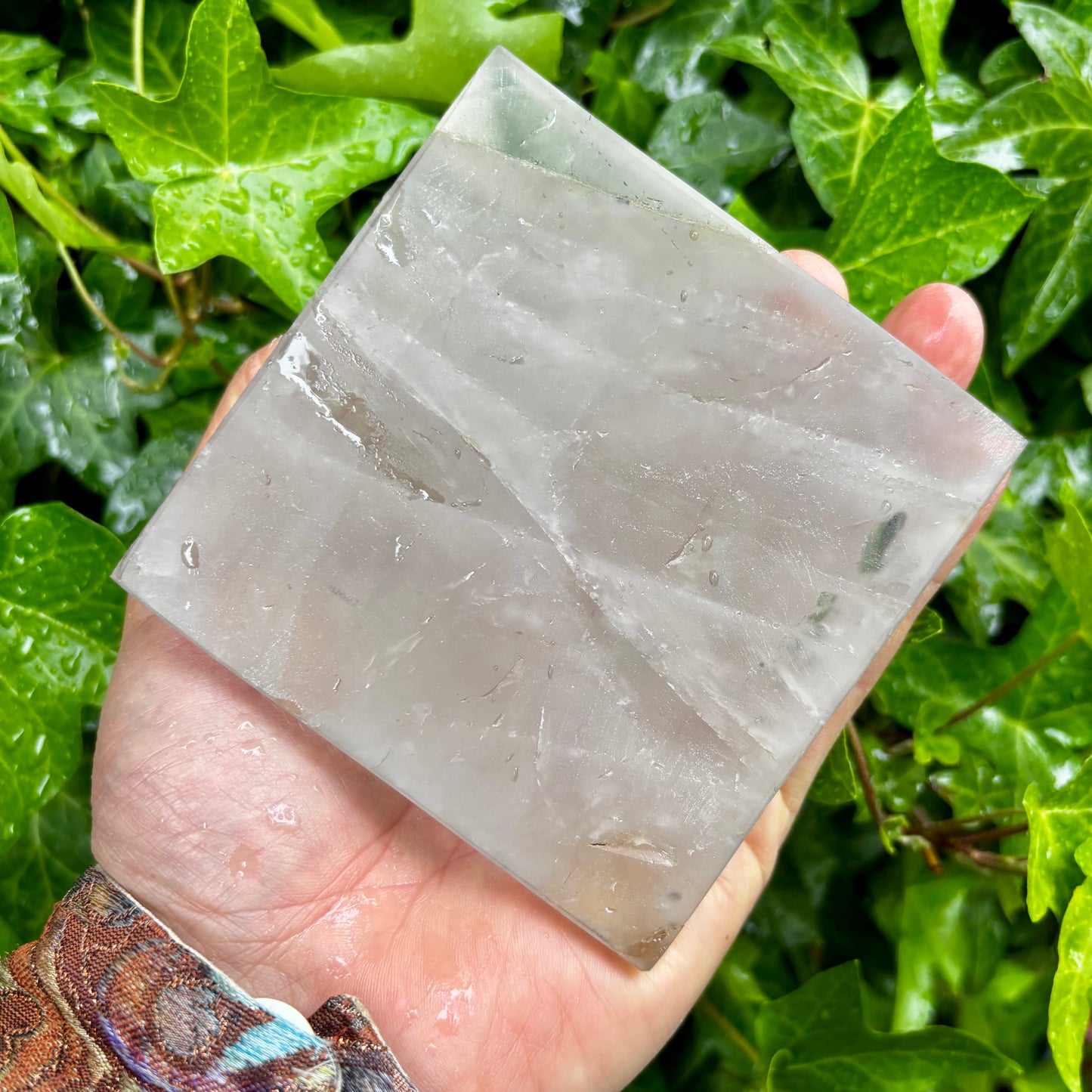 Bjergkrystal pyramide 10 x 7 cm | regnbuer Bjergkrystal pyramide 10 x 7 cm | regnbuer