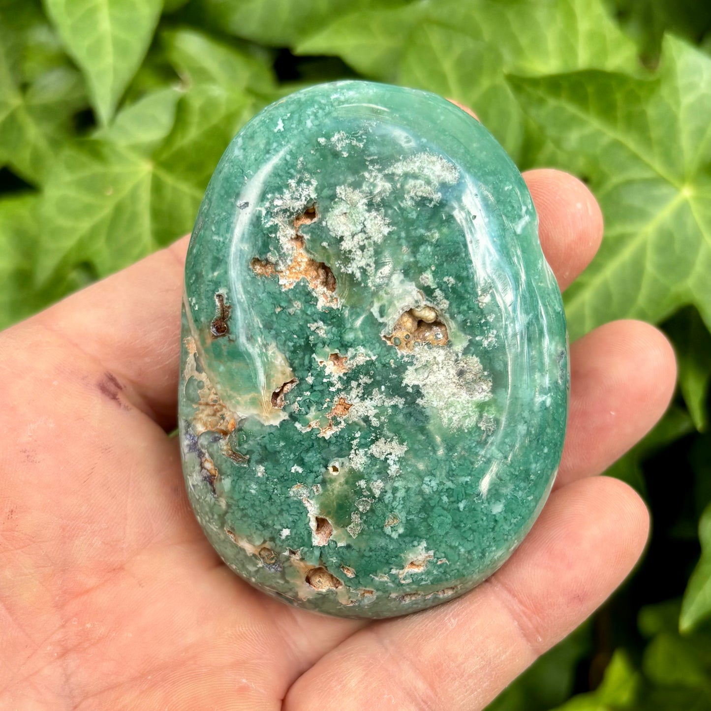 Krom Chalcedon palmstone | 8 cm nr 5 Krom Chalcedon palmstone | 8 cm nr 5