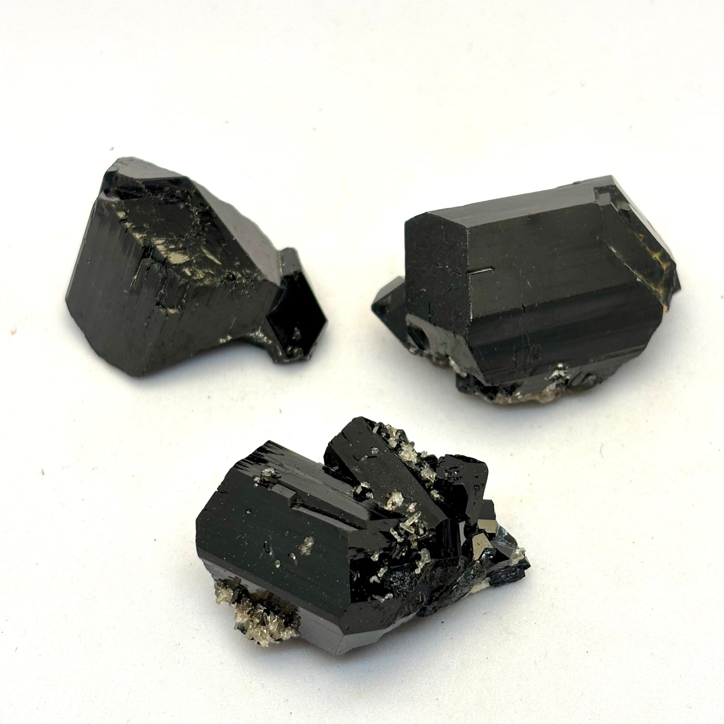 3 x Sort Turmalin rå termineret 4 cm | nr. 7 3 x Sort Turmalin rå termineret 4 cm | nr. 7