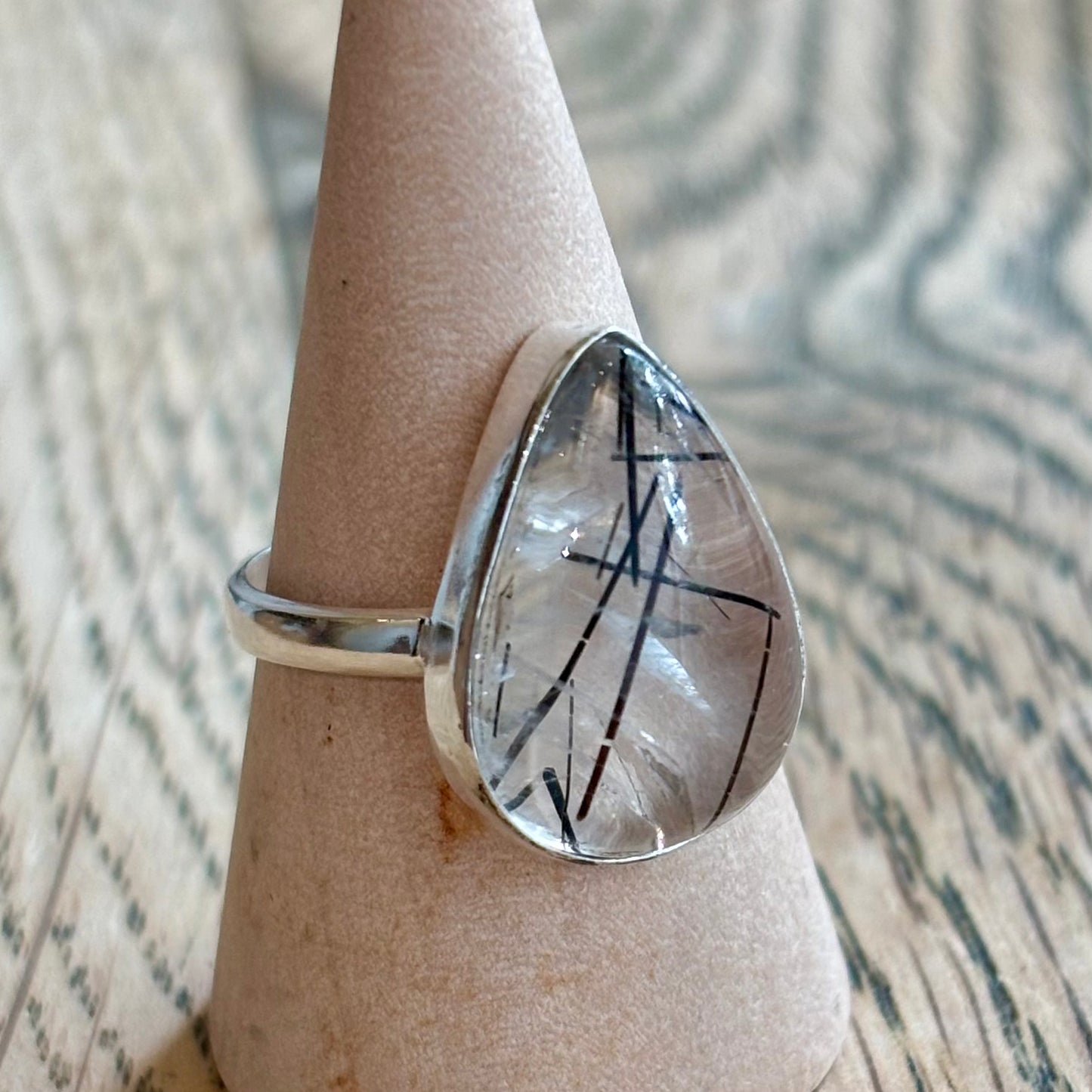 Turmalin kvarts fingerring - Sølv og turmalinkvarts | unika nr. 4 Turmalin kvarts fingerring - Sølv og turmalinkvarts | unika nr. 4