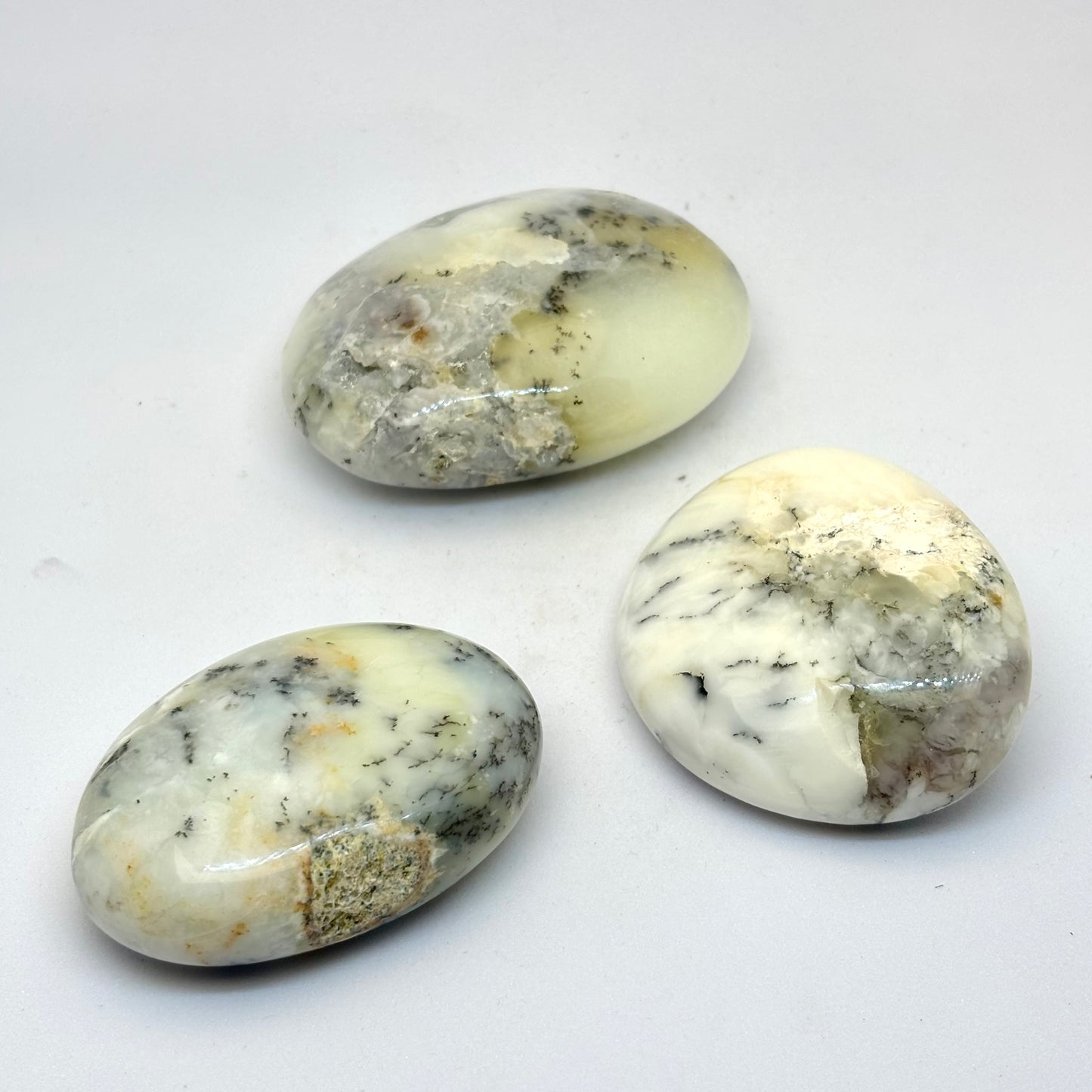 Hvid opal palmstone 6 cm Hvid opal palmstone 6 cm
