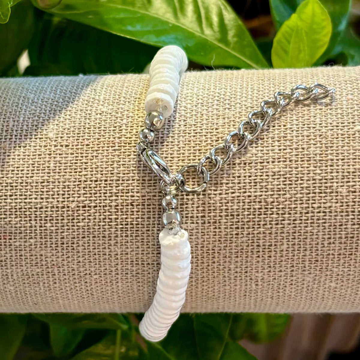 Armbånd af hvide skaller Armbånd af hvide skaller