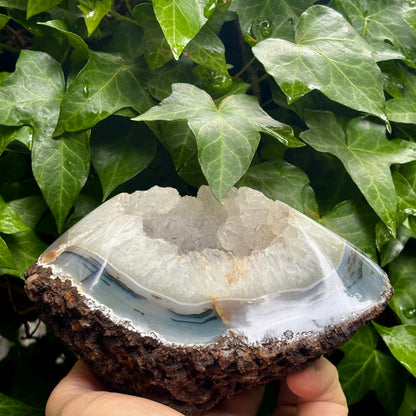 Agat og bjergkrystal geode, poleret 15,5 cm