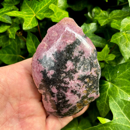 Rhodonit pink, en side poleret 11 cm