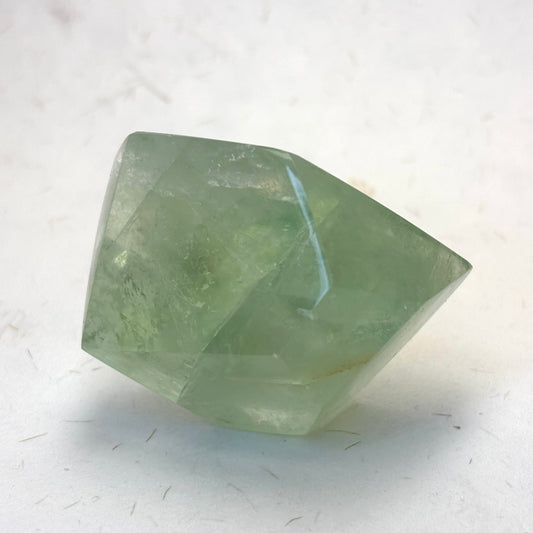 Billede af Facetteret Fluorit - 5,8 cm | nr. 8