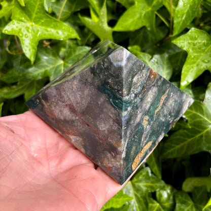 Ocean Jaspis pyramide 9,5 x 7 cm