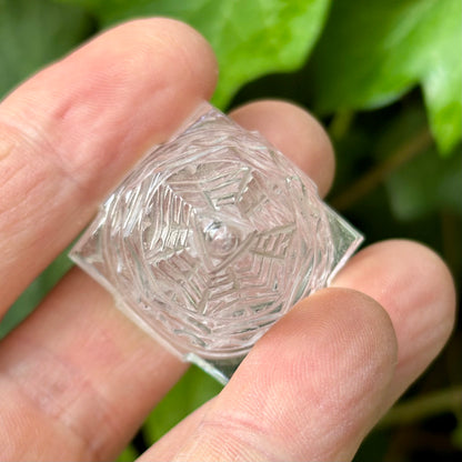 Shree Yantra | håndskåret Himalaya Bjergkrystal | mount meru | 4 cm