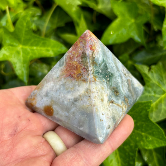 Billede af Ocean Jaspis pyramide 6,5 x 5,5 cm