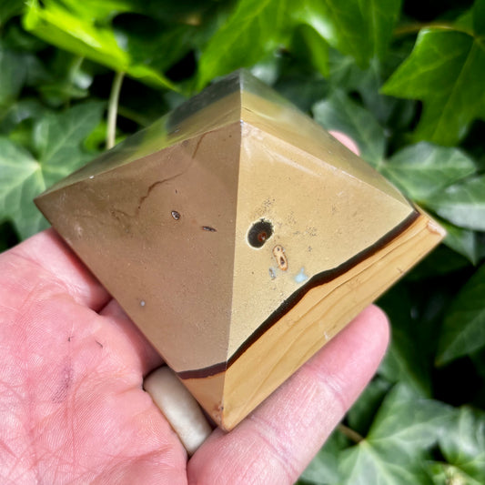 Billede af Polychrome Jaspis pyramide 7 x 5 cm