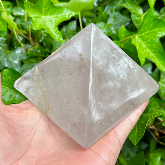 Billede af Bjergkrystal pyramide 10 x 7 cm | regnbuer