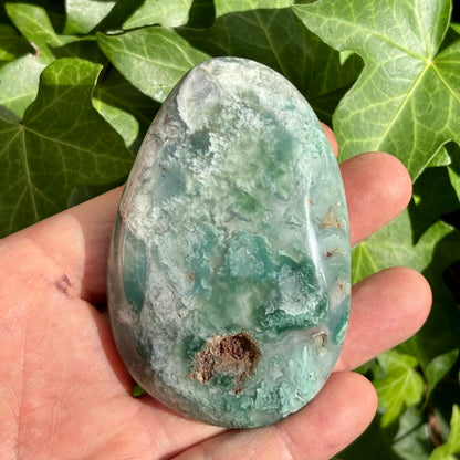 Krom Chalcedon palmstone | 9 cm nr 2