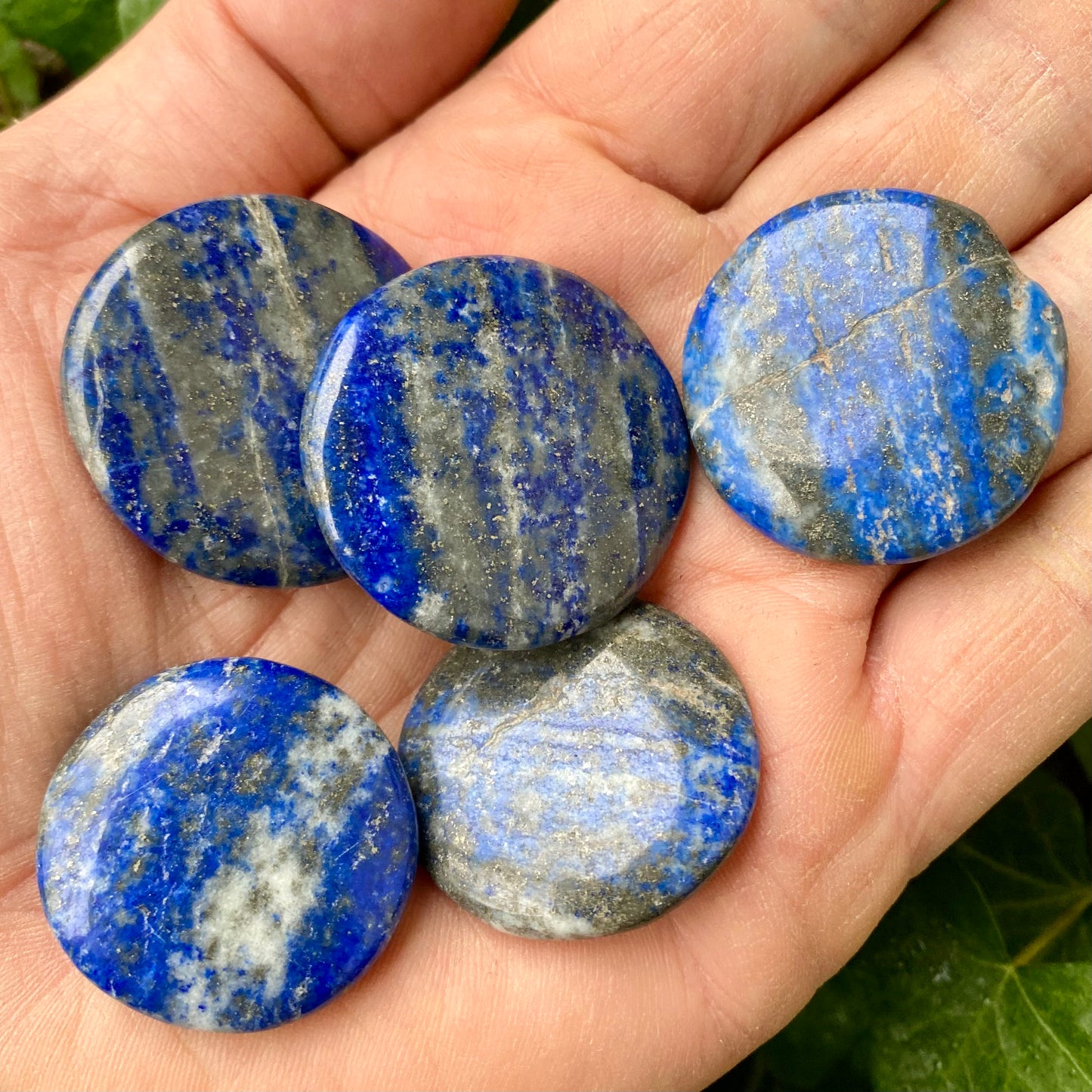 Lapis lazuli - flad rund lommesten Lapis lazuli - flad rund lommesten