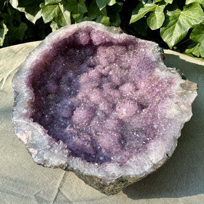 Ametyst grotte fad 44 cm, 10,5 kg