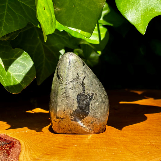 Billede af Pyrit i basalt skulptur 6,5 cm | sublim