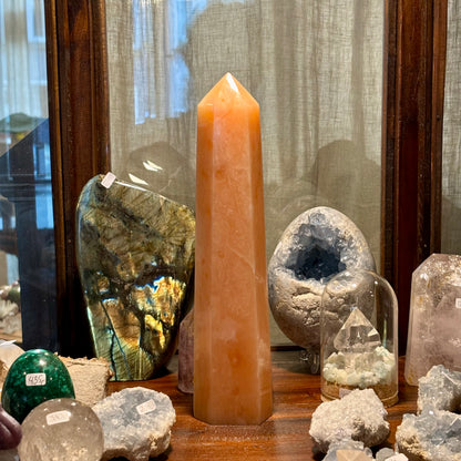 Orange calcit obelisk - 22,5 cm
