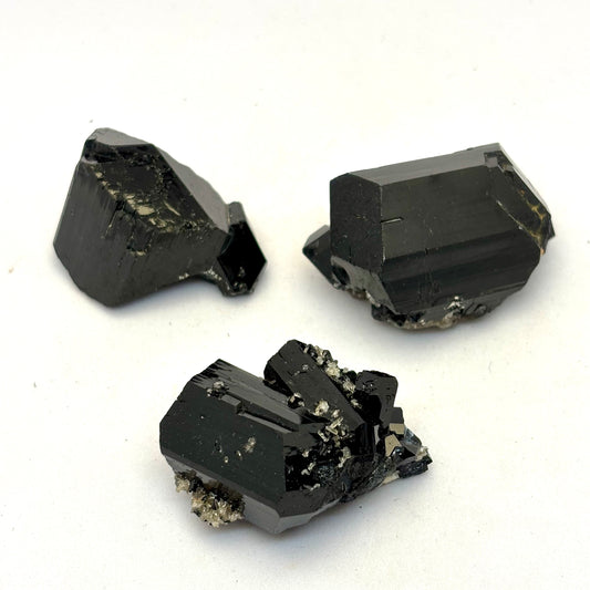 Billede af 3 x Sort Turmalin rå termineret 4 cm | nr. 7
