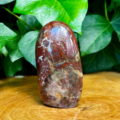 Forstenet træ skulptur 8,5 cm