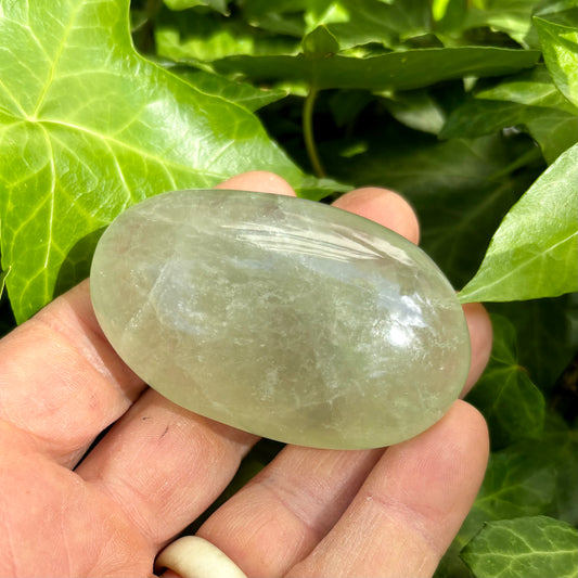 Billede af Grøn fluorit palmstone 7 cm