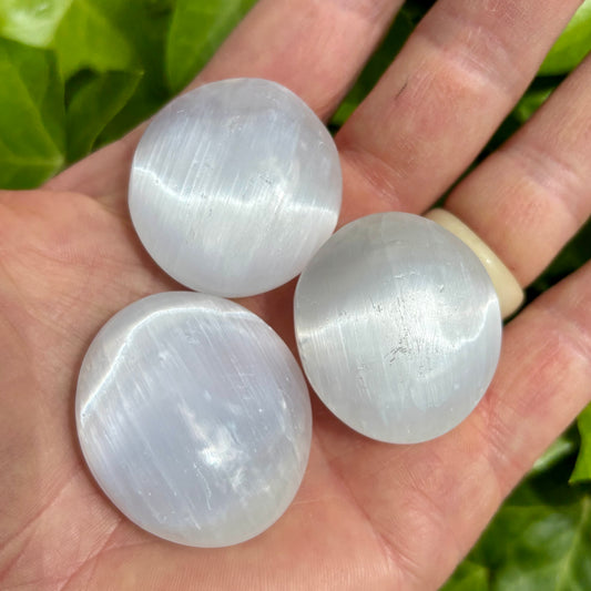 Billede af Selenit oval 4 cm - Lommesten
