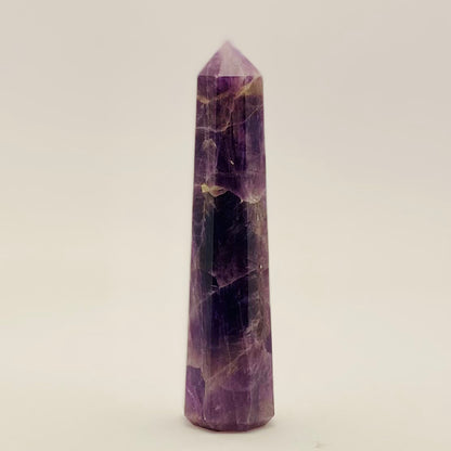 Ametyst obelisk
