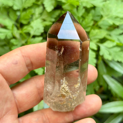 Skardu Røgkvarts naturlig 8,5 cm | rainbow reflektion