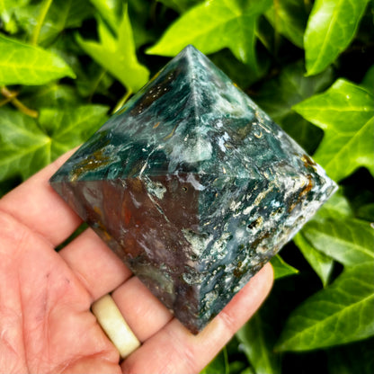 Ocean Jaspis pyramide 7 x 5,5 cm