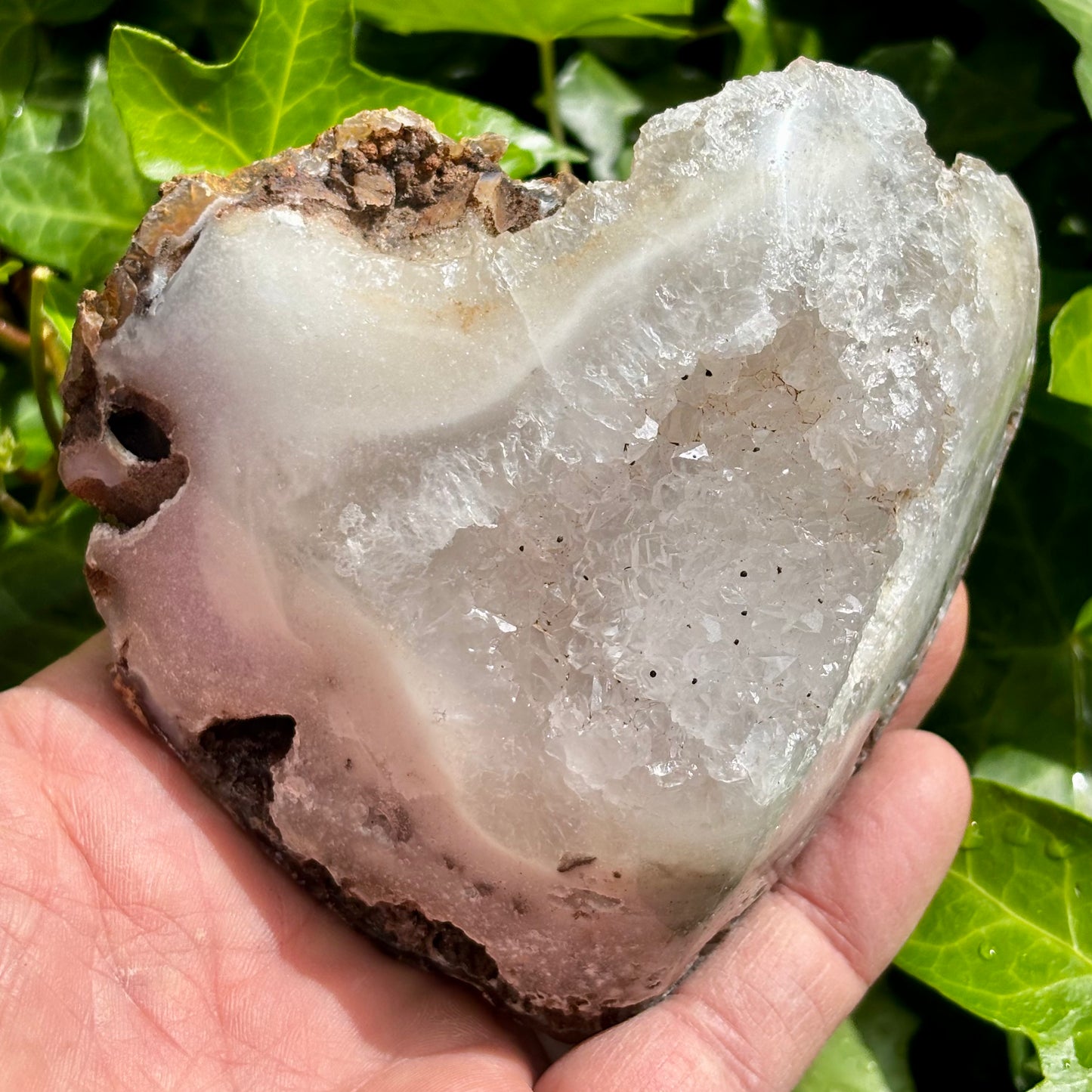 Agat og bjergkrystal geode, poleret 11 cm Agat og bjergkrystal geode, poleret 11 cm
