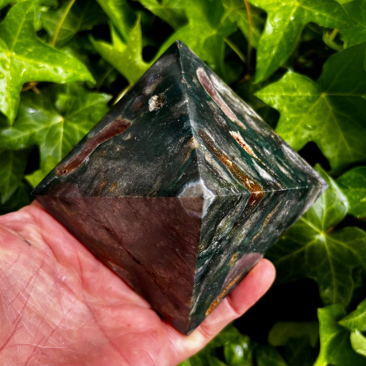 Ocean Jaspis pyramide 9,5 x 7 cm Ocean Jaspis pyramide 9,5 x 7 cm