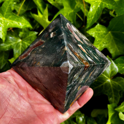 Ocean Jaspis pyramide 9,5 x 7 cm