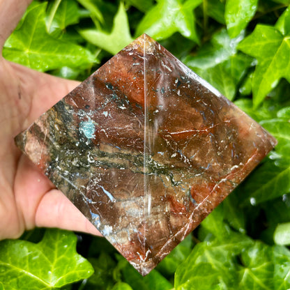 Ocean Jaspis pyramide 9,5 x 7,5 cm