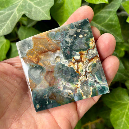 Ocean Jaspis pyramide 6,5 x 4 cm
