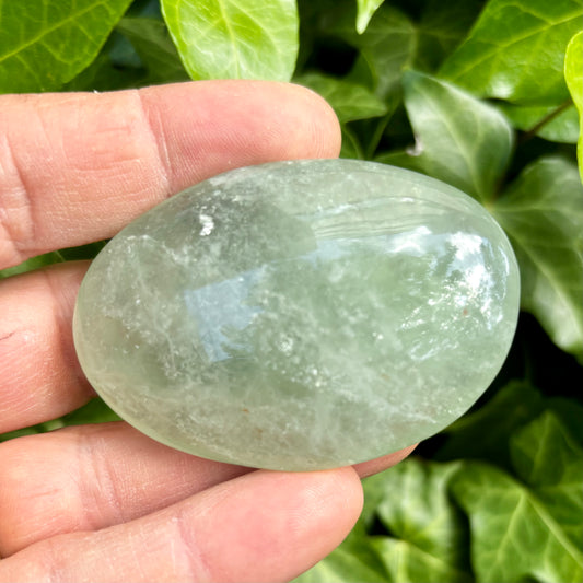 Billede af Grøn fluorit palmstone 6,5 cm