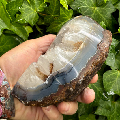 Agat og bjergkrystal geode, poleret 15,5 cm
