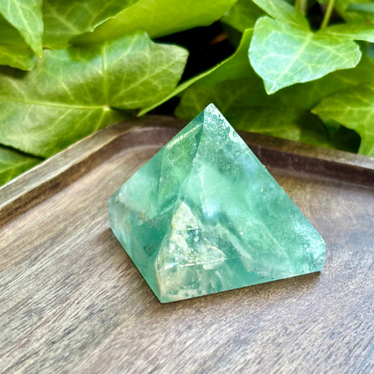 Billede af Pyramide, kinesisk regnbue fluorit - 4 cm | nr. 6