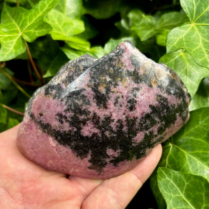 Rhodonit pink, en side poleret 11 cm