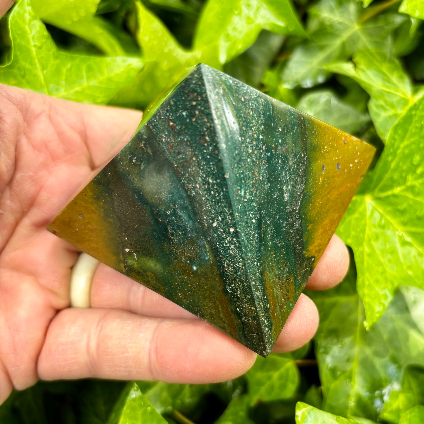 Ocean Jaspis pyramide 7,5 x 5,5 cm Ocean Jaspis pyramide 7,5 x 5,5 cm