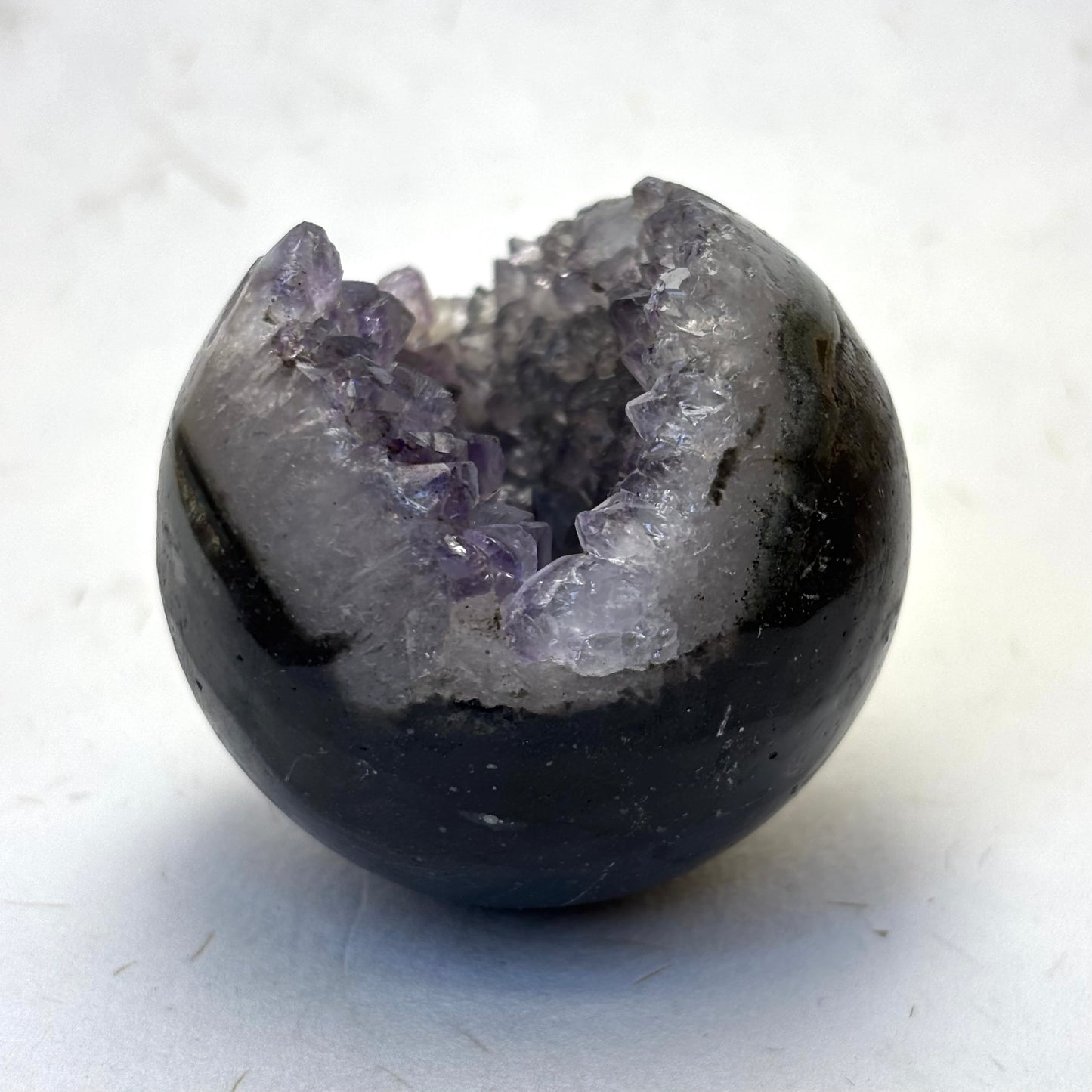 Ametyst kugle m. Grotte - 5 cm | nr. 11 Ametyst kugle m. Grotte - 5 cm | nr. 11
