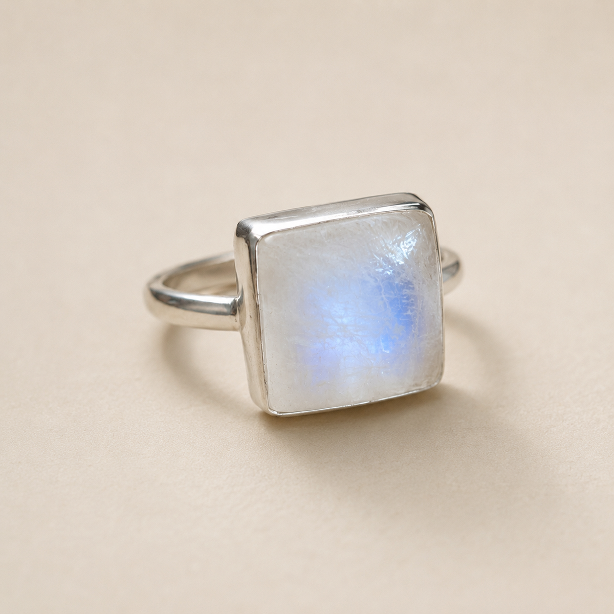 Moonstone fingerring -  Sølv og månesten | unika nr. 1 Moonstone fingerring -  Sølv og månesten | unika nr. 1