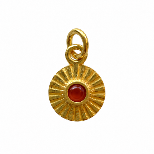Billede af Karneol sunburst charm – 18k forgyldt sølv vedhæng