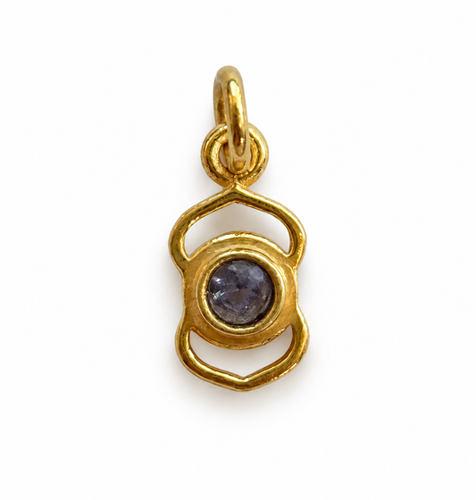 Billede af Iolit pande chakra charm – 18k forgyldt sølv vedhæng