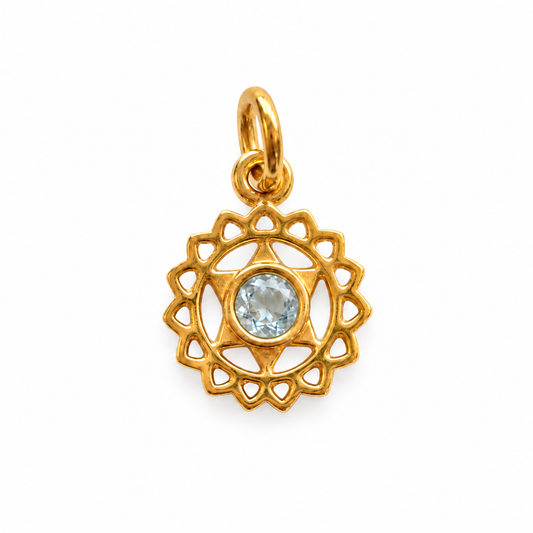 Billede af Blå Topaz Hals chakra charm – 18k forgyldt sølv vedhæng