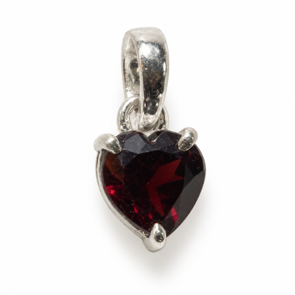 Garnet facet hjerte charm – 925 sølv vedhæng Garnet facet hjerte charm – 925 sølv vedhæng
