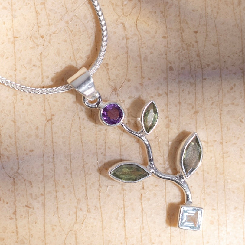 Magic flower vedhæng | 925 Sterling Sølv og 5 krystaller Magic flower vedhæng | 925 Sterling Sølv og 5 krystaller