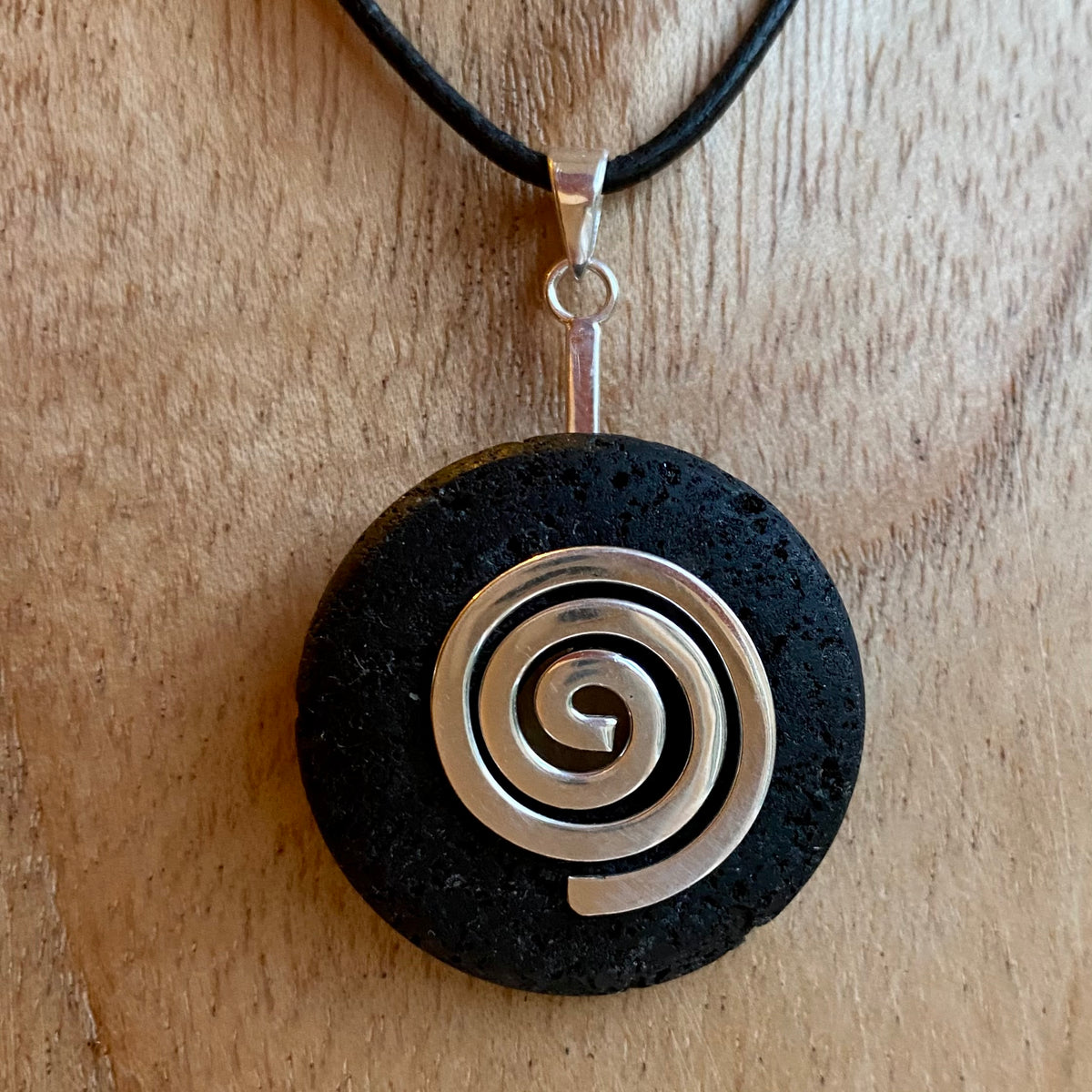 Spiral lava pi-sten halskæde Spiral lava pi-sten halskæde