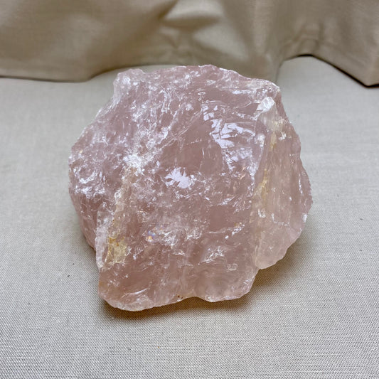 Billede af Rå rosakvarts 9 cm – 437 gram – Brasilien