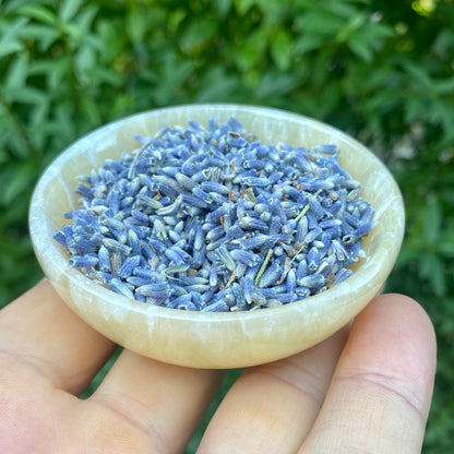 Orange calcit skål med lavendel