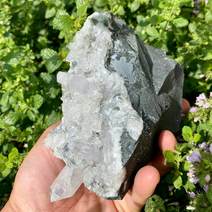 Brandberg kvarts i basalt fra Namibia - 15 cm