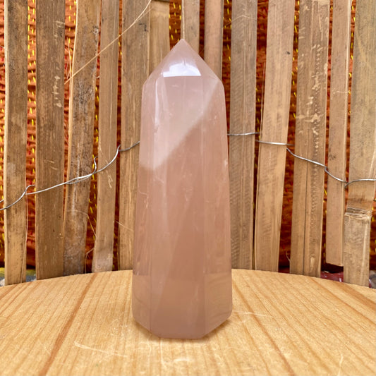 Billede af Rosakvarts obelisk 11 cm – håndlavet