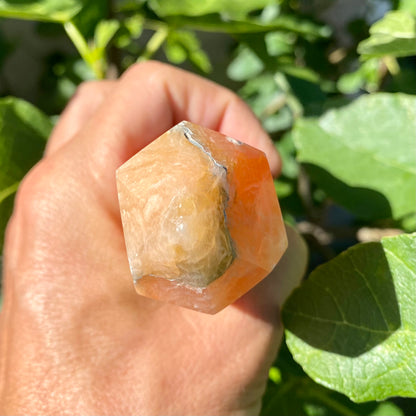 Orange calcit obelisk - 18 cm